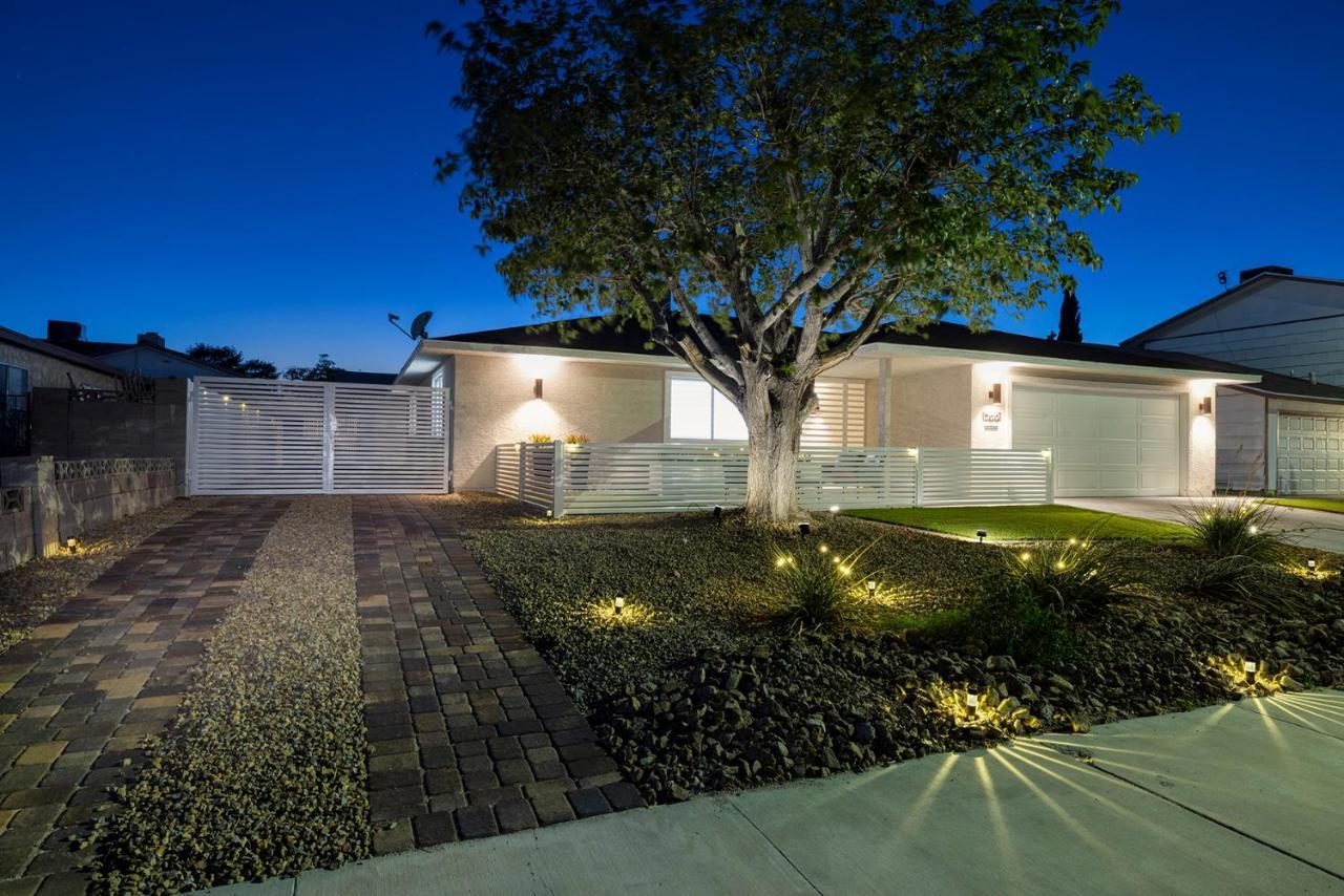 Single Story Minutes From Summerlin With Rv Parking & Dog Friendly Лас Вегас Екстериор снимка