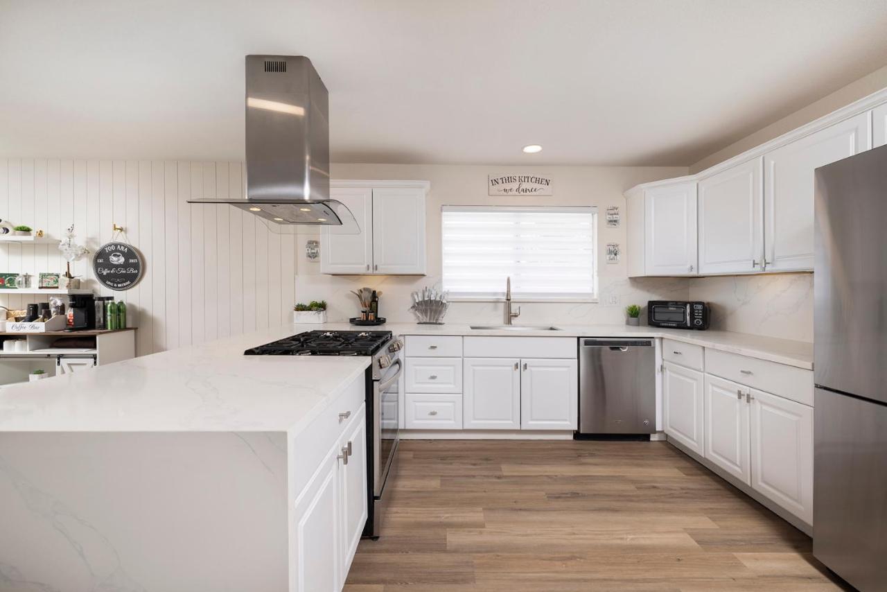 Single Story Minutes From Summerlin With Rv Parking & Dog Friendly Лас Вегас Екстериор снимка