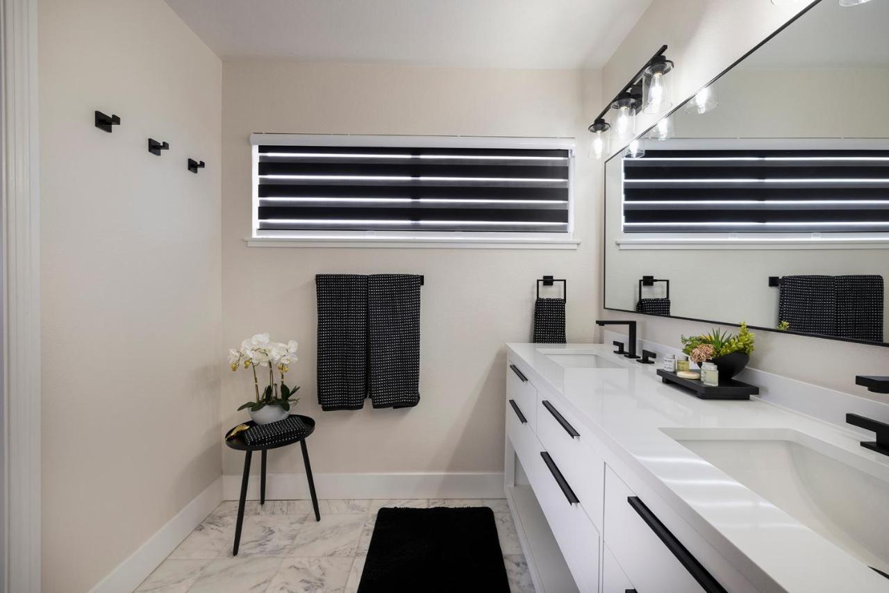 Single Story Minutes From Summerlin With Rv Parking & Dog Friendly Лас Вегас Екстериор снимка