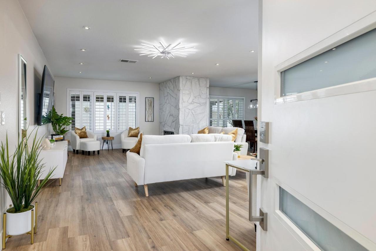 Single Story Minutes From Summerlin With Rv Parking & Dog Friendly Лас Вегас Екстериор снимка